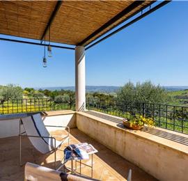 4 bedroom villa with pool near Noto, sleeps 8